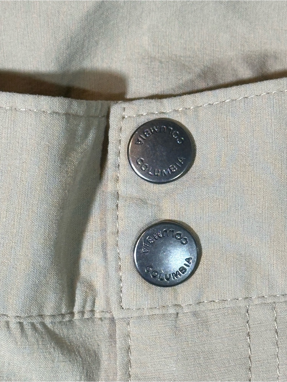 COLUMBIA Tan OMNI-SHIELD Saturday Trail Convertible Zip Off Pants 4 Short - Picture 7 of 15